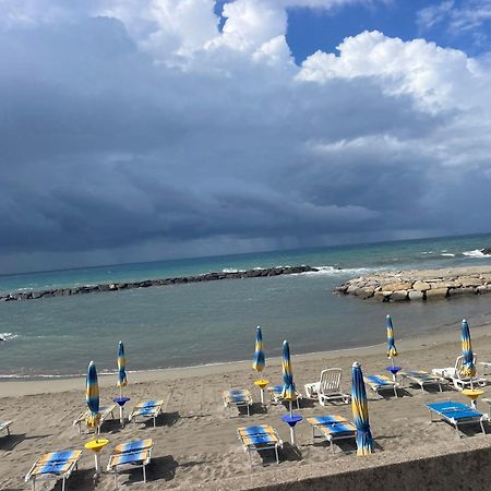 Bistrot Del Mare Apartman Santo Stefano al Mare Kültér fotó